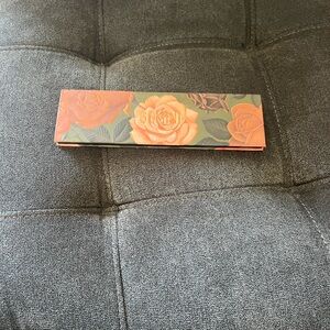 Gemini Eyeshadow Palette with Floral Design